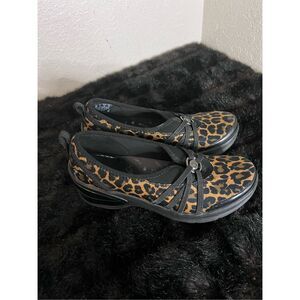 BZees Melody Wedge Animal Print Womens 6.5 Slip On Comfort Cheetah Shoe Black